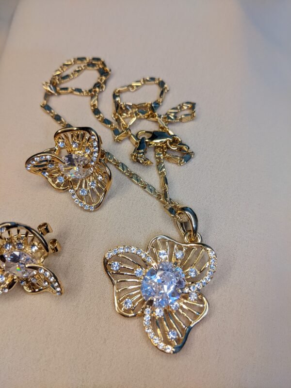 Butterfly Elegance Zircon Chain Locket Set - Image 5