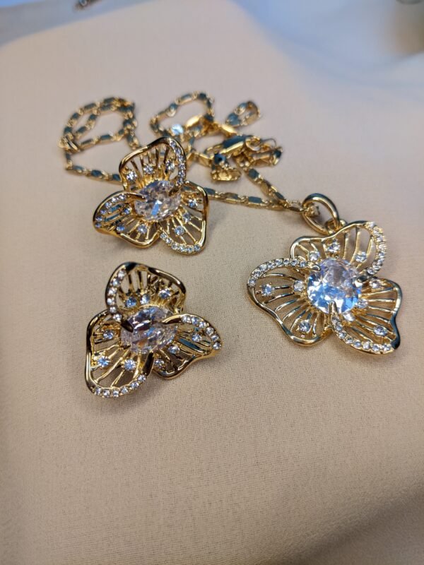 Butterfly Elegance Zircon Chain Locket Set