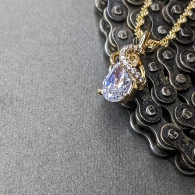 Elegant Teardrop Zircon Pendant Necklace
