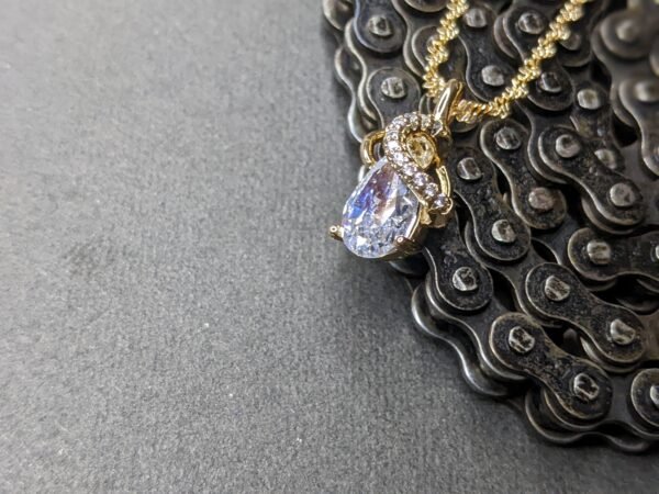 Elegant Teardrop Zircon Pendant Necklace