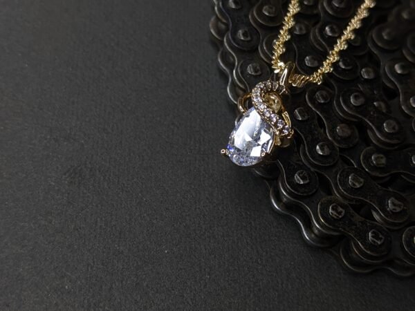 Elegant Teardrop Zircon Pendant Necklace - Image 3