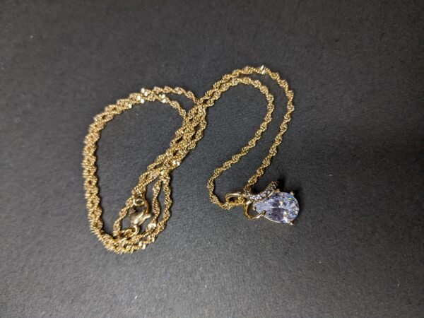Elegant Teardrop Zircon Pendant Necklace - Image 4
