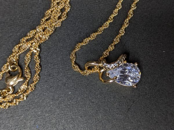 Elegant Teardrop Zircon Pendant Necklace - Image 5