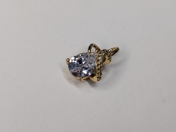 Elegant Teardrop Zircon Pendant Necklace - Image 7