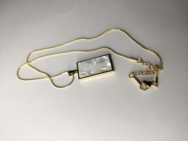 Elegant Double-Sided Reversible Pendant Necklace – Black Onyx & Mother of Pearl - Image 5