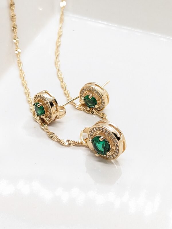 Green Pearl Zircon Necklace