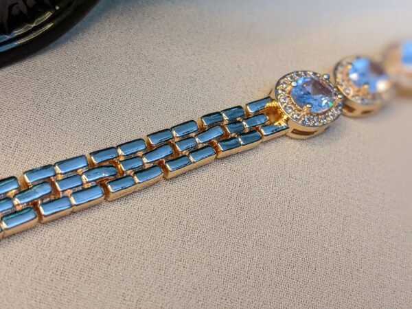 Exquisite Three Diamond Zircon Bracelet - Image 4