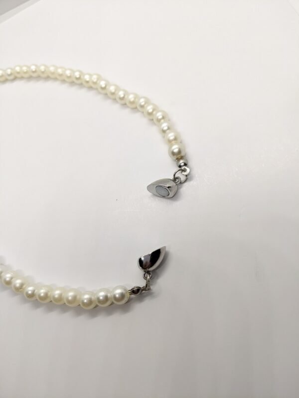 Elegant Pearl Necklace & Bracelet with Magnetic Heart Clasp - Image 2