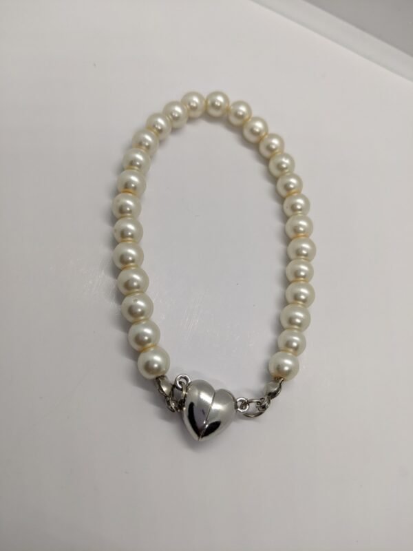 Elegant Pearl Necklace & Bracelet with Magnetic Heart Clasp - Image 6