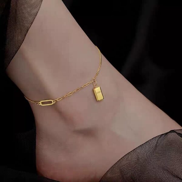 Luxe Gold Bar Bracelet - Image 4